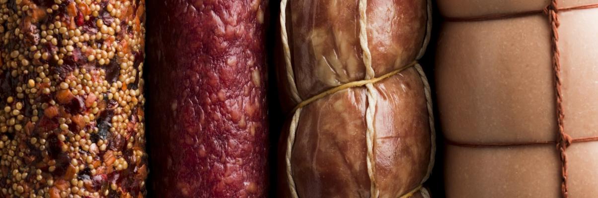 Препараты для мясной промышленности: как выбрать оптимальный ферментный состав под продукт